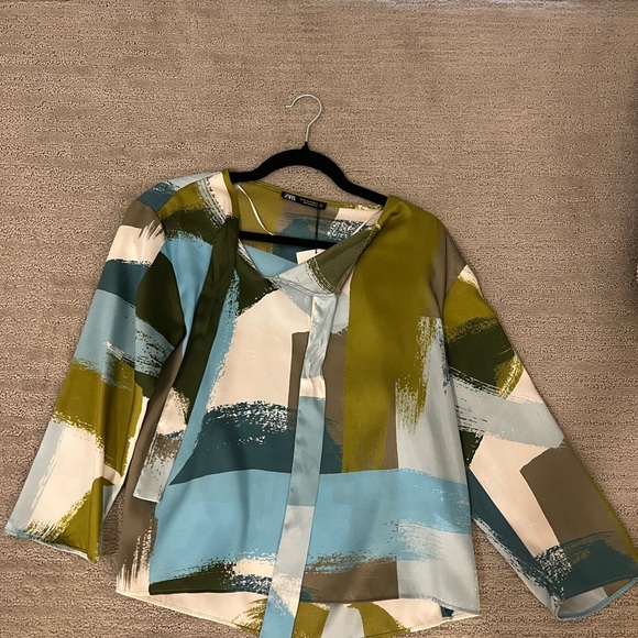 Zara Tops - Zara Olive and Cream Abstract Toe Blouse